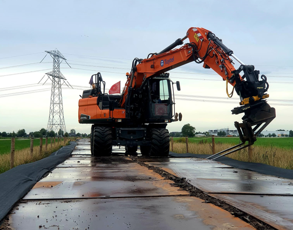 Doosan DX170W Mobiele kraan Huren