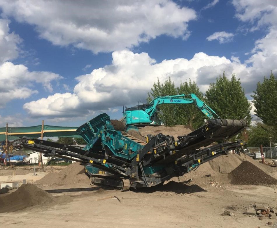 Powerscreen Warrior 1200