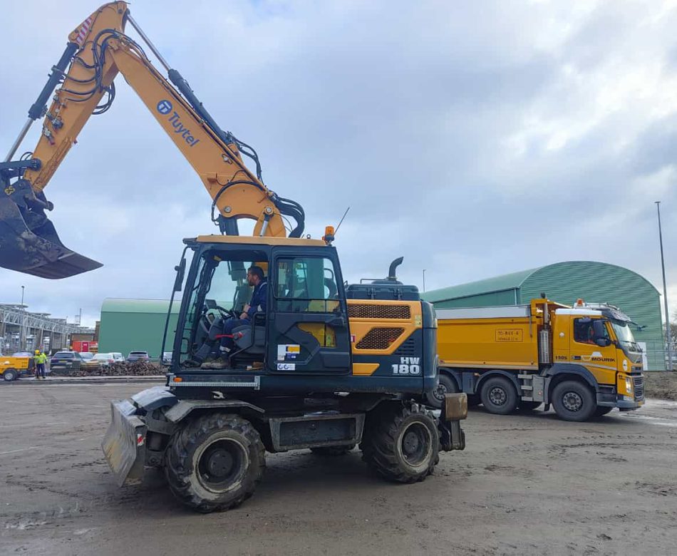 Mobiele kraan 18 ton huren