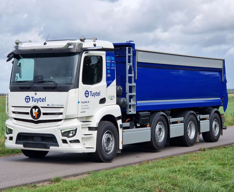 WhatsApp Image 2025-09-16 at 08.44.27 (1)