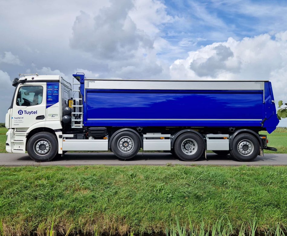 WhatsApp Image 2025-09-16 at 08.44.27 (2)